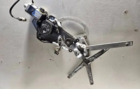 BMW 5 E34 Front door window regulator with motor 513219440699 0130821193 680164484000