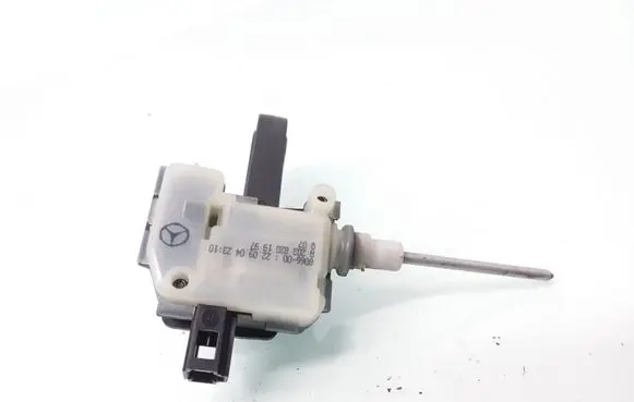 Fuel tank cap lock