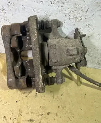 Opel Insignia A Rear brake caliper