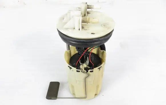 Nissan Almera N16 In-tank fuel pump 0580313043