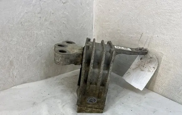 Opel Insignia A Engine mount bracket 22992957