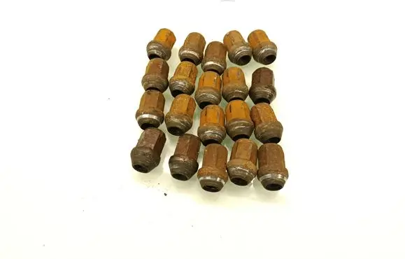 Toyota RAV 4 (XA40) Nuts/bolts 