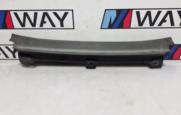 BMW M4 F82 F83 Wiper trim