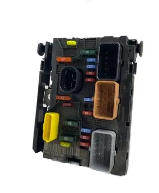Peugeot 207 Fuse box set 9661086980 L10