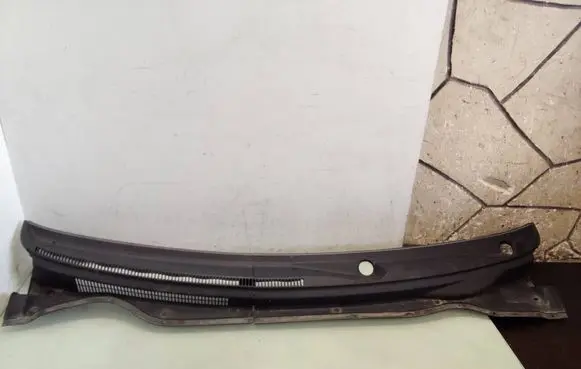 Toyota Corolla Verso E121 Wiper trim 557810F010
