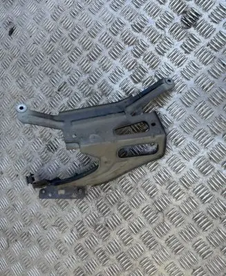 Audi A6 S6 C8 4K Fender mounting bracket 4K0821131