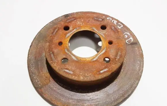 Nissan Almera N16 Rear brake disc neventiliuojamas