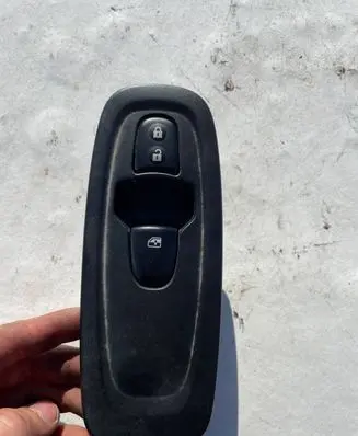 Renault Kadjar Electric window control switch