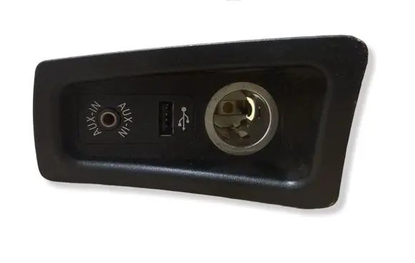 BMW 1 E82 E88 USB socket connector 923765301