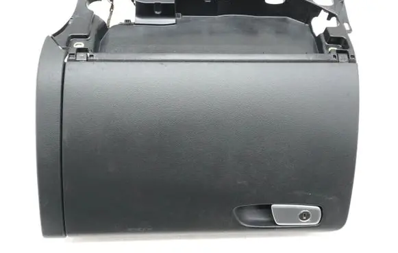 Audi S5 Glove box