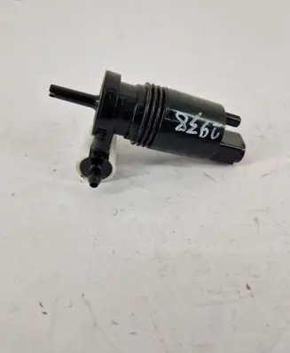 Mercedes-Benz ML W164 Windscreen/windshield washer pump 31166