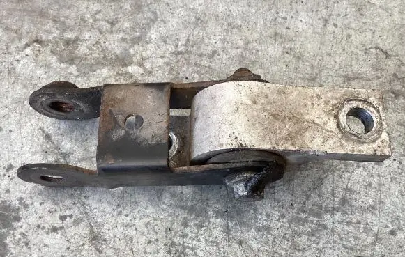 Volvo XC90 Engine mount bracket 30723915 80608