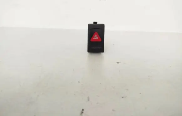 Volkswagen PASSAT B5 Hazard light switch 3B0953235D