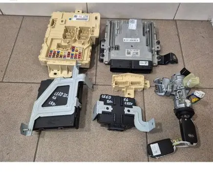 KIA Ceed Engine ECU kit and lock set 391992U000 391982U201 391002U205
