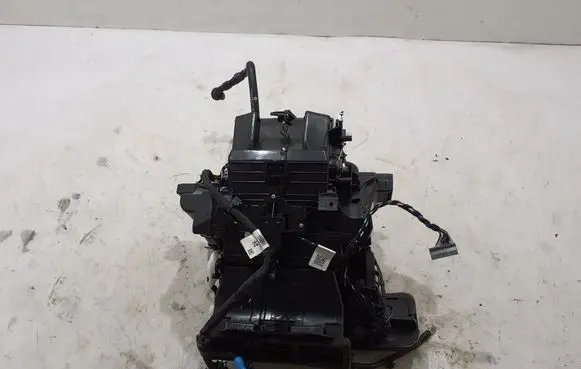 Renault Arkana Interior heater climate box assembly 272704163R