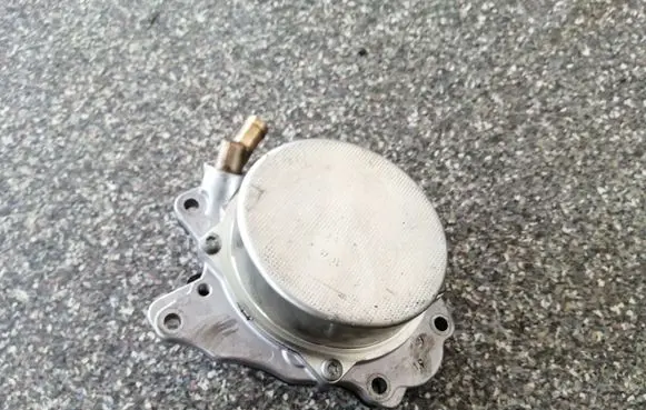 Volkswagen Crafter Vacuum pump 03L145100HL