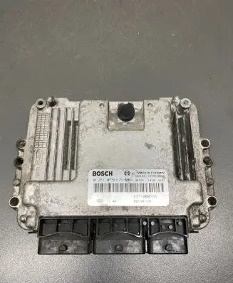 Renault Megane III Engine control unit/module 0281015676