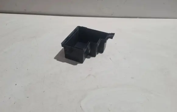 Mercedes-Benz X-class W470 Fuse box cover