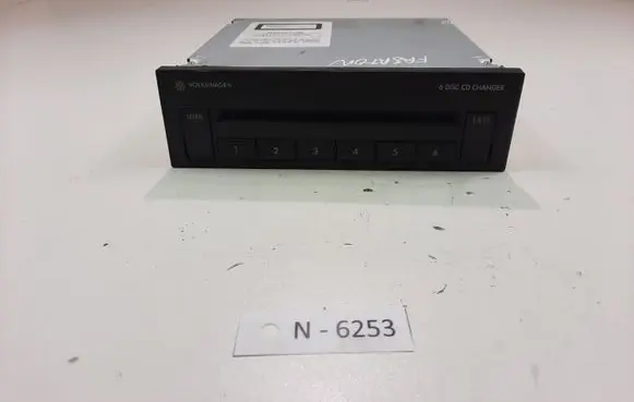Volkswagen Phaeton CD/DVD changer 3D0035110