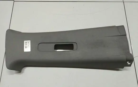 Nissan X-Trail T30 (B) pillar trim (top) 76913