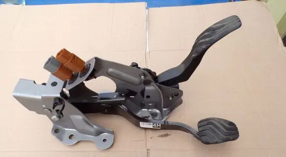 Renault Kadjar Pedal assembly 