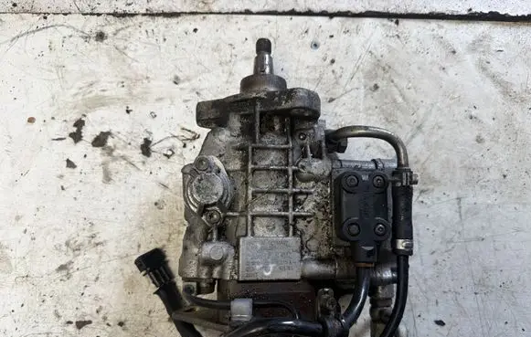 Audi A4 S4 B5 8D Fuel injection high pressure pump 0460404969