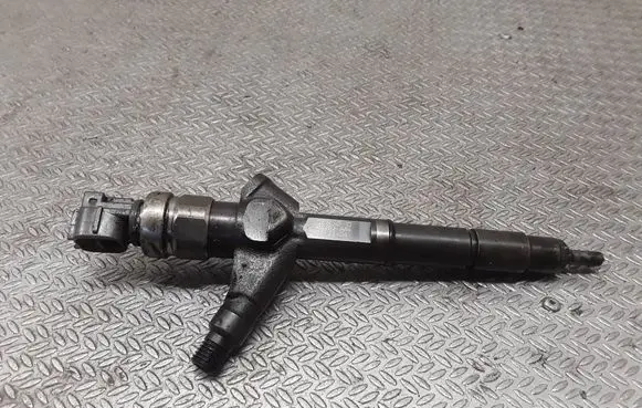 Nissan X-Trail T30 Fuel injector AW402AW4 03F23406