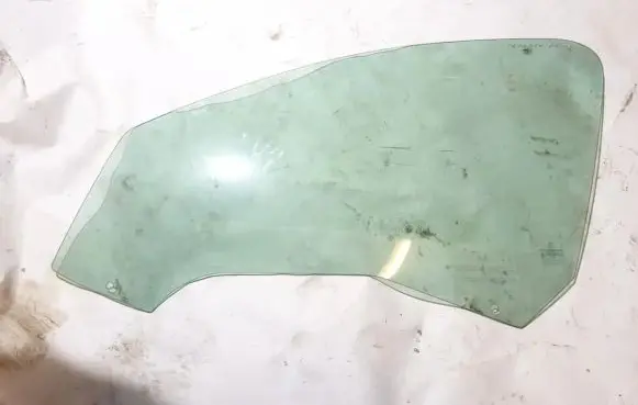 Peugeot 206 Front door window glass four-door