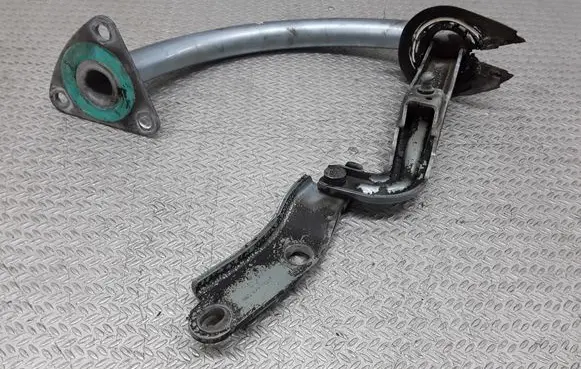 Volkswagen PASSAT B6 Tailgate/trunk/boot hinge 3C5827302