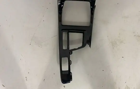 Other center console (tunnel) element