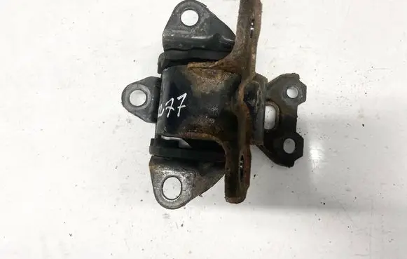 Mitsubishi Outlander Engine mount bracket