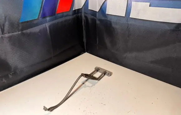 BMW 3 E90 E91 Radiator support slam panel bracket 7116693