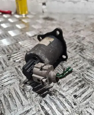 Renault Trafic II (X83) EGR valve 7700107421
