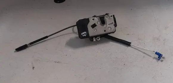 Opel Zafira A Front door lock EX24444015