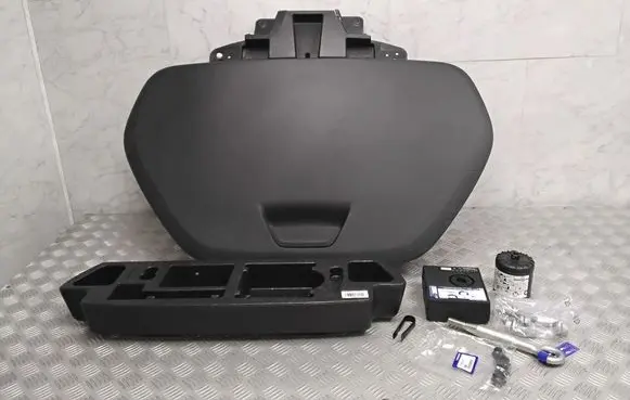 Volvo XC40 Front trunk storage compartment 32239221