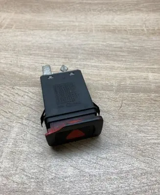 Volkswagen Golf IV Hazard light switch 1J0953235A
