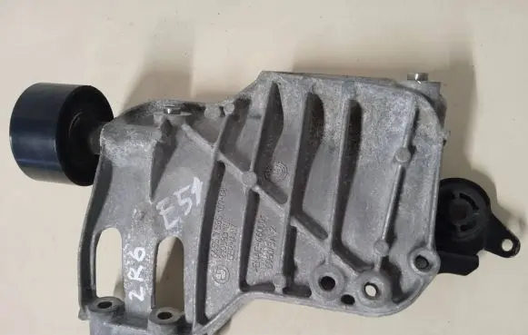 BMW 5 F10 F11 A/C compressor mount bracket 7585167