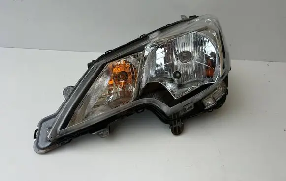 Mitsubishi Space Star Headlight/headlamp 8301D445