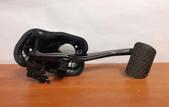 Mercedes-Benz GLC X253 C253 Brake pedal 9275 A2052920415