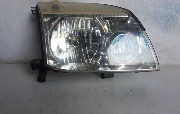 Nissan X-Trail T30 Headlight/headlamp