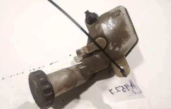 Brake fluid reservoir