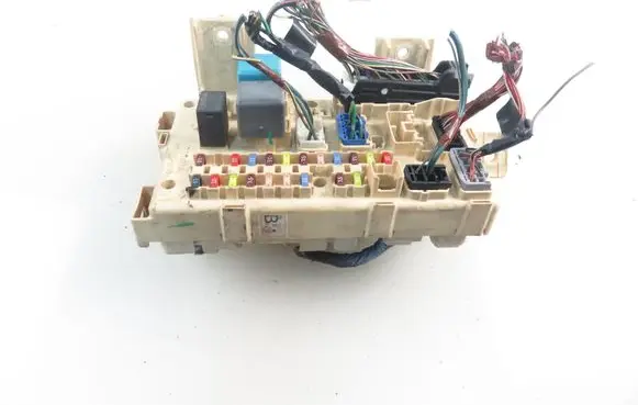 Toyota Avensis T250 Central body control module 82641CA010F