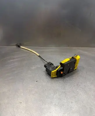 Volvo XC90 Rear door lock 30634622