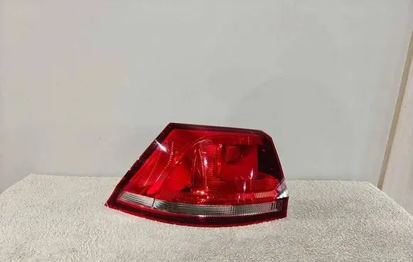 Volkswagen Golf VII Rear/tail lights 5G9945095 90040537