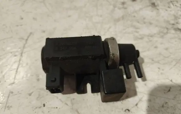 BMW X5 E53 Turbo solenoid valve 2247906