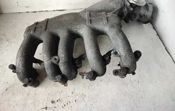 Volkswagen Multivan T5 Intake manifold 070129713F