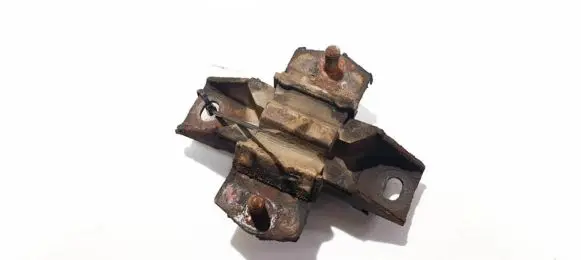 Mercedes-Benz ML W163 Engine mount bracket