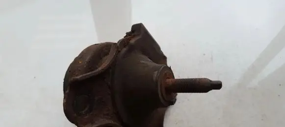 Honda Accord Engine mount bracket