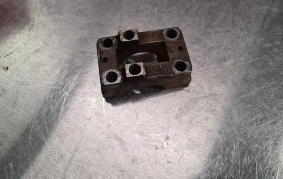Audi A6 S6 C5 4B Camshaft holder 078459B