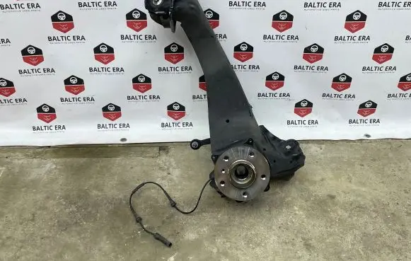 Rear wheel hub